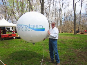 earth-day-bill-howard-balloon-4-26-2014